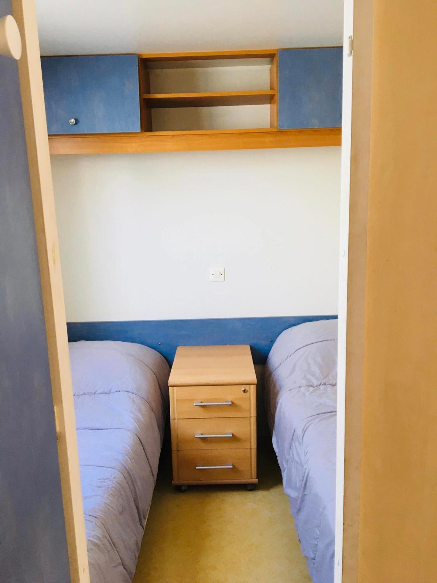 Mobil-Home Avec Grand Jardin Сериньян Экстерьер фото