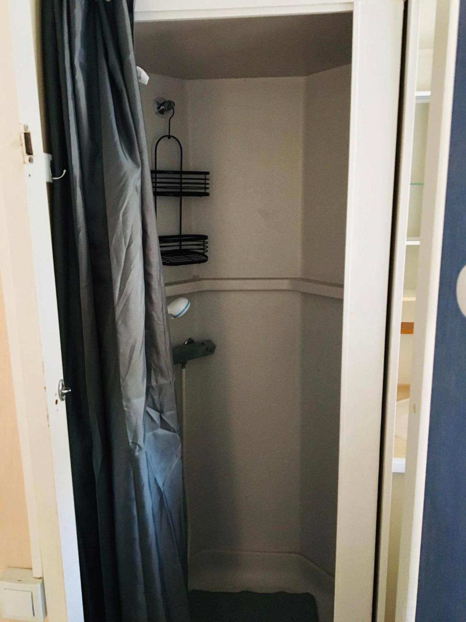 Mobil-Home Avec Grand Jardin Сериньян Экстерьер фото