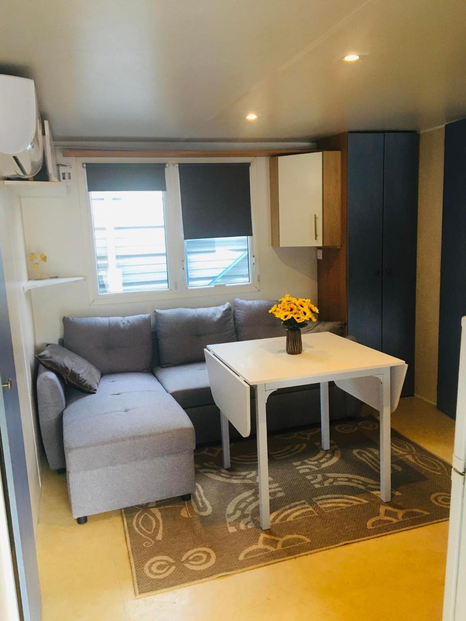Mobil-Home Avec Grand Jardin Сериньян Экстерьер фото